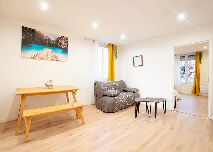 Budget Avec Parking Au Centre-ville Charleville-Mézières