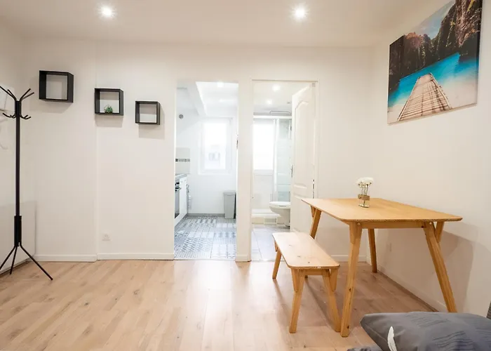 Budget Avec Parking Au Centre-ville * Charleville-Mézières